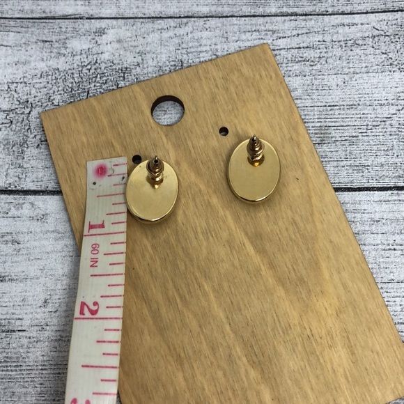 Cameo Earrings - Picture 4 of 4